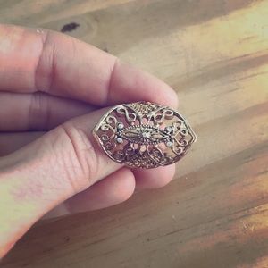Filigree Style Gold Ring